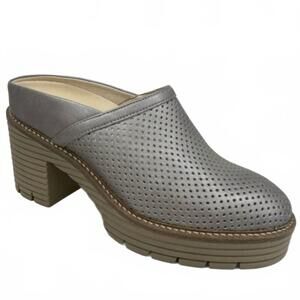 NEW SOFTWAVES women's mansi heeled mule clogs in taupe